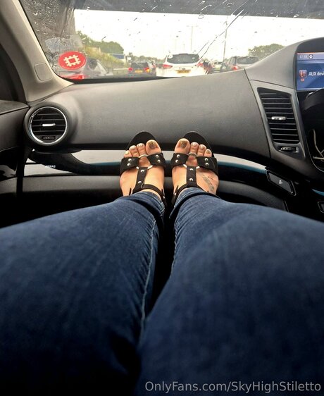 Skyhighstiletto exklusive nackte foto