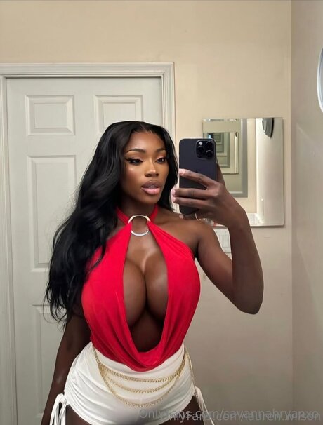 Savannahryanxo nacktheit pornostar galerie