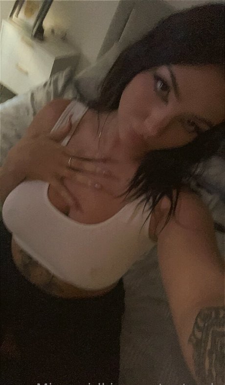 Mirrorgirlkim kostenlose nacktheit bilder