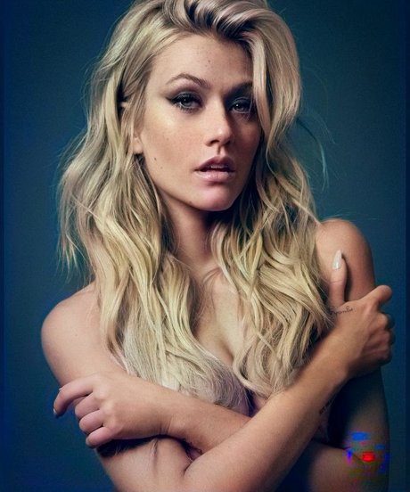 Katherine McNamara hübsche foto