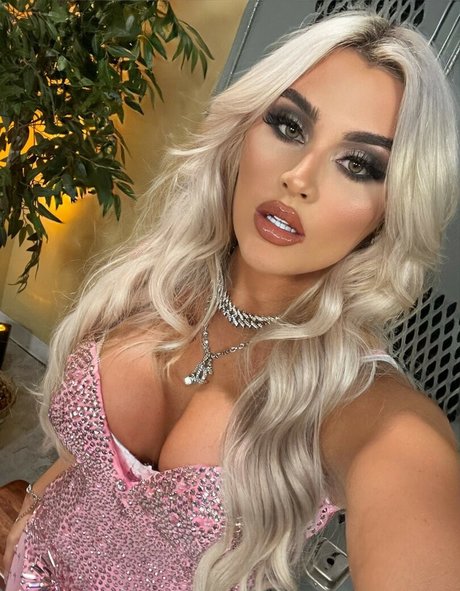 Tiffany Stratton top freie galerie