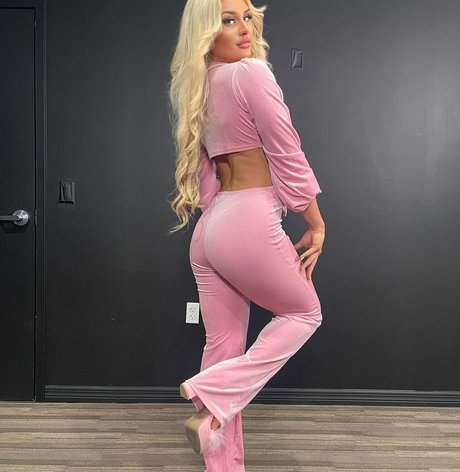 Tiffany Stratton sexy nette archiv