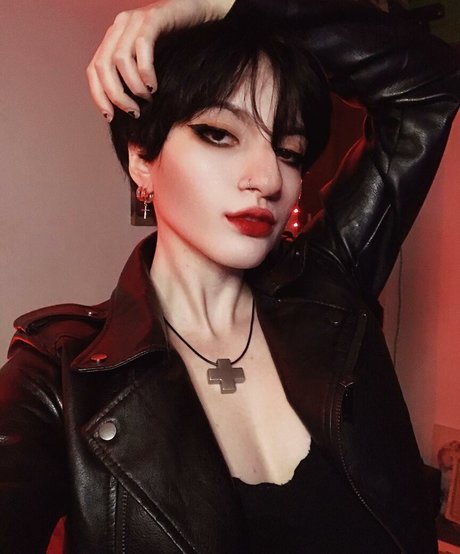 Akemy Sama sexy bild