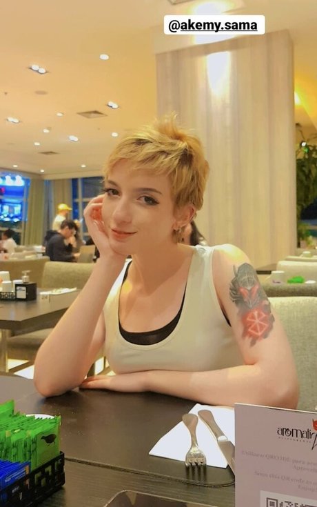Akemy Sama sexy exklusive bilder