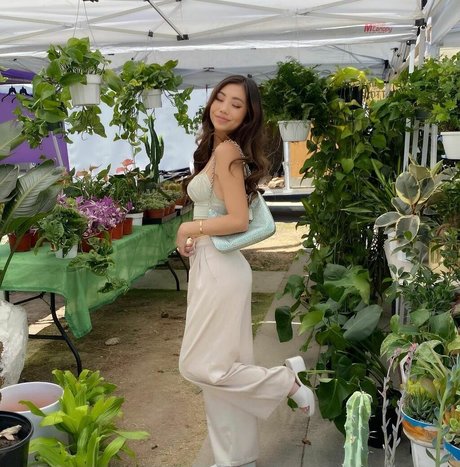 shemale cumshot onlyfans kunst nackten bilder