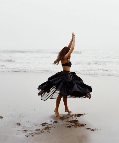 Madison Bailey kunst akt fotos