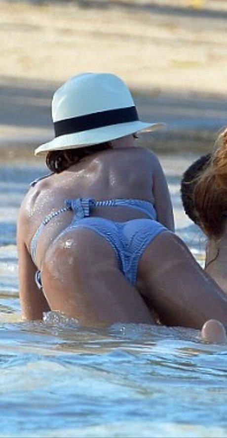 Jessica Alba perfekte akt bild