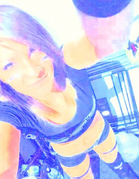 Dakota Kai perfekte akt galerien