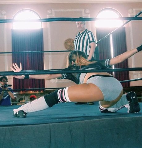 Dakota Kai perfekte nackte fotos