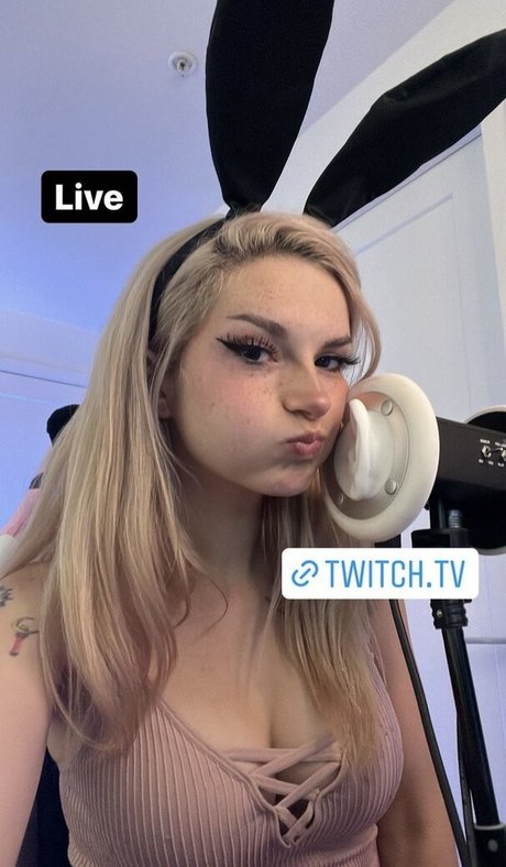 blonde junge onlyfans nackt schöne archiv