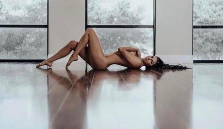 Jessica McKay sexy top bilder