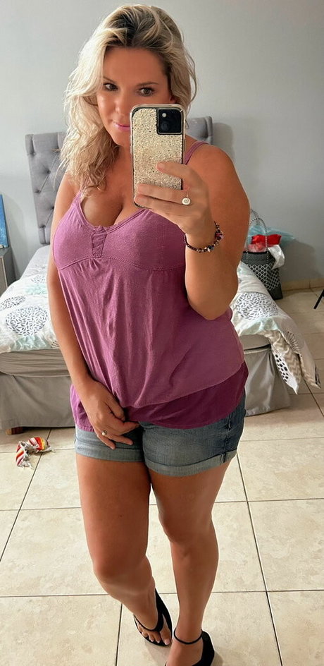 Kayla Kiwi erwachsene akt bild