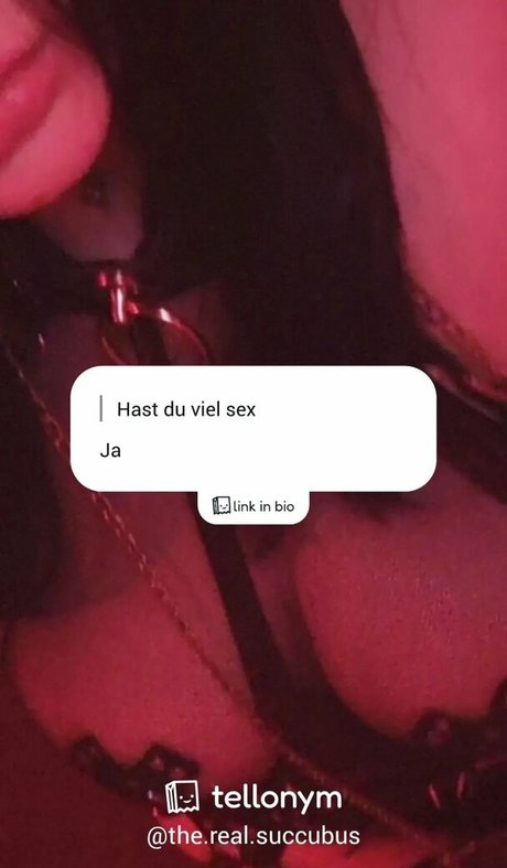 thethreeheadedsnake pornostar erwachsene bild