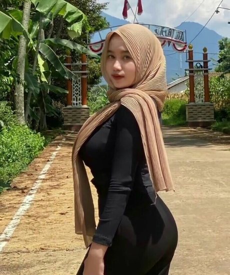 Elvara Caliva model erwachsene bild