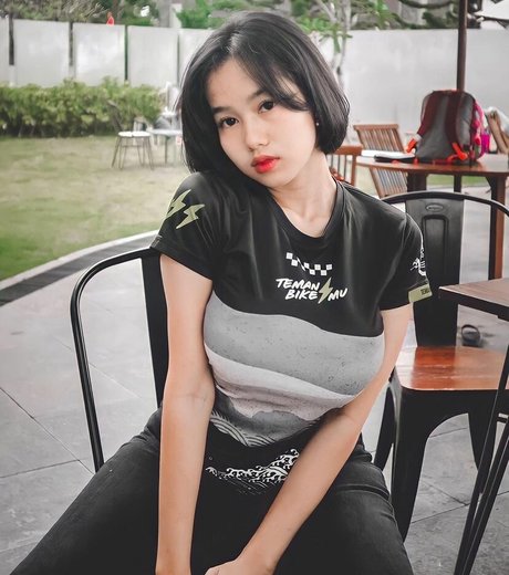 Elvara Caliva porno hd archiv