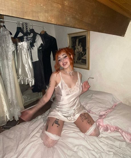 Trinadest Elisa nackt pornographische foto