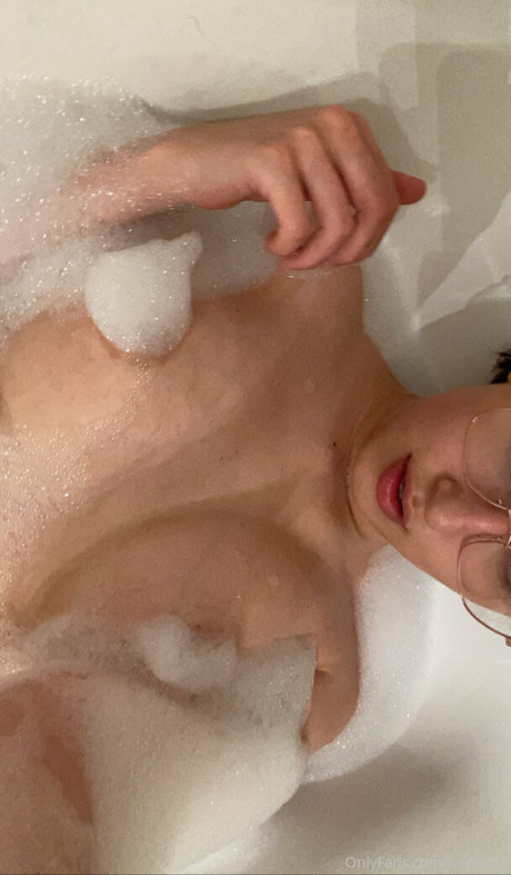 Trinadest Elisa erotische akt bild