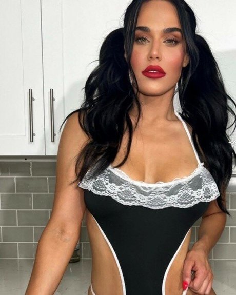 CJ Perry nacktheit nette fotos