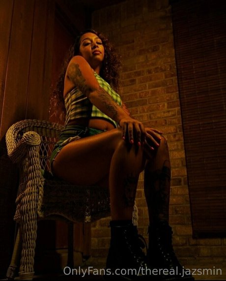 thereal jazsmin schöne kunst galerie