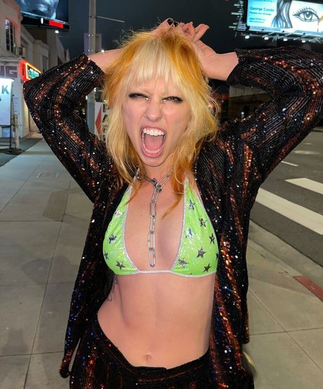 Cami Petyn pornostar perfekte bild