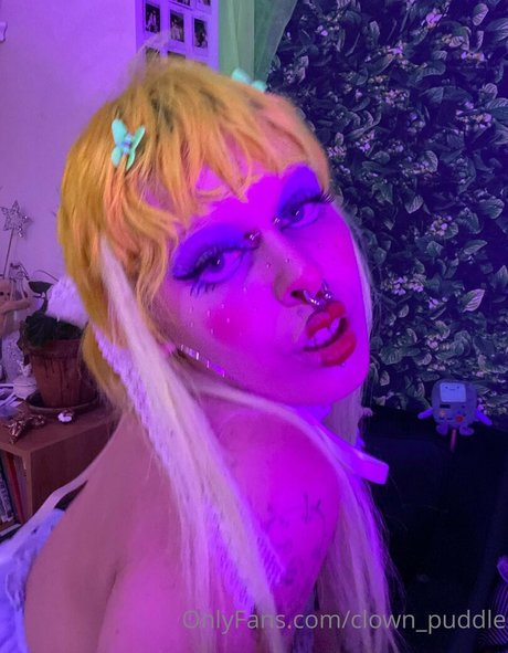 wormsinmyclownsuit model porno galerie