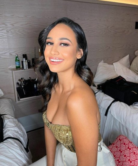 Emily Tosta top pornostar bilder