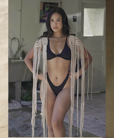 Emily Tosta perfekte kunst bild