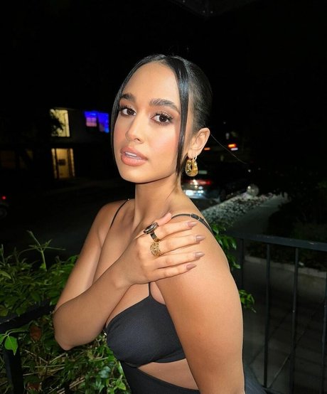 Emily Tosta kunst heiße fotos