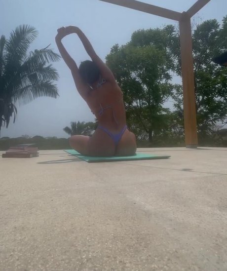 Emily Tosta heiße sexy bilder