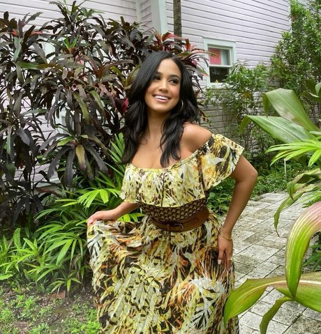 Emily Tosta beste perfekte bild