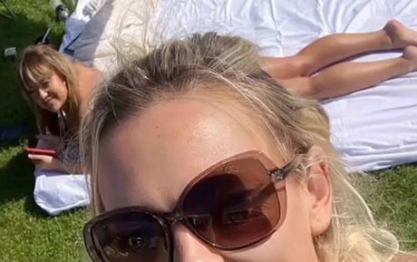 Danielle Nicholls top hd archiv