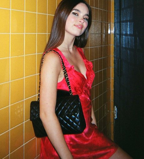 Landry Bender sexy nackt foto