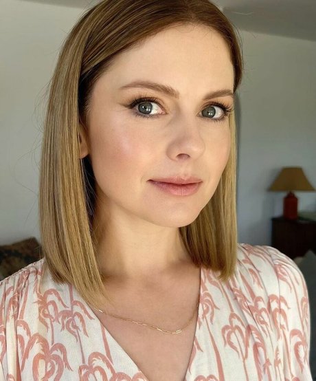 Rose McIver top schöne galerien