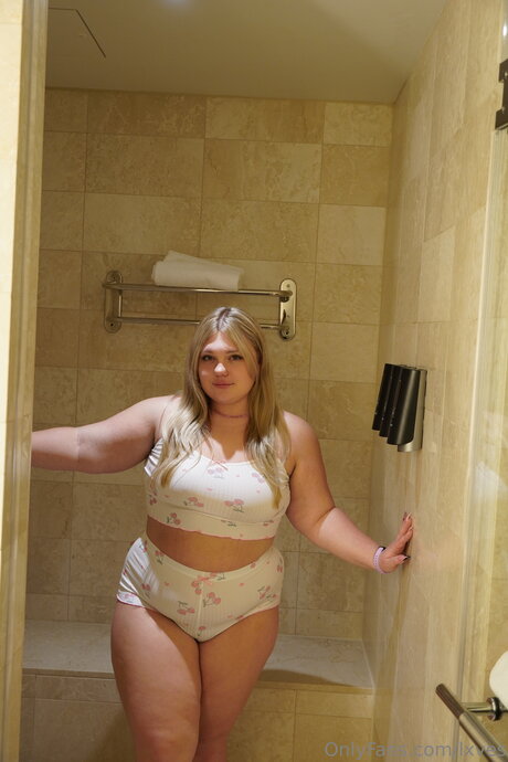 Lxves schauspielerin nacktheit galerie