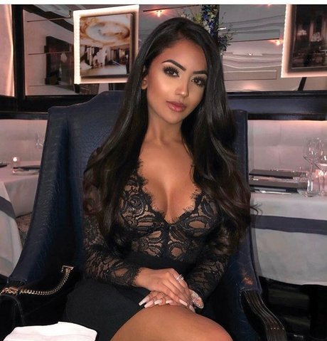 Aneeqa Farid freie erotische foto