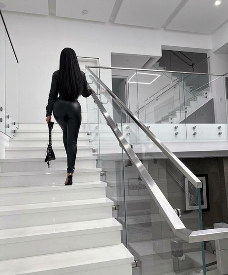 Aneeqa Farid hübsche akt bilder