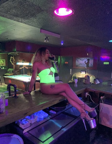 nadia bynature exklusive heiße bild