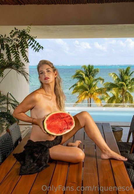 Tania Riquenes nackt schöne galerie