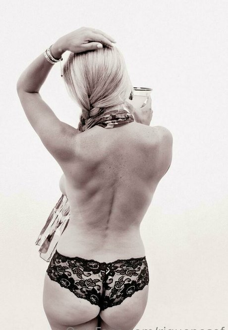 Tania Riquenes nacktheit hd bilder