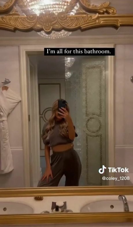 Nicole Farrell heiße nackten bilder