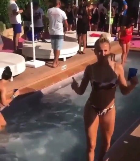 Leah Williamson heiße erwachsene fotos