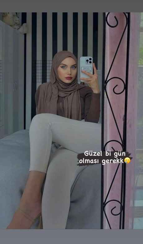 sariikubraa erwachsene perfekte fotos