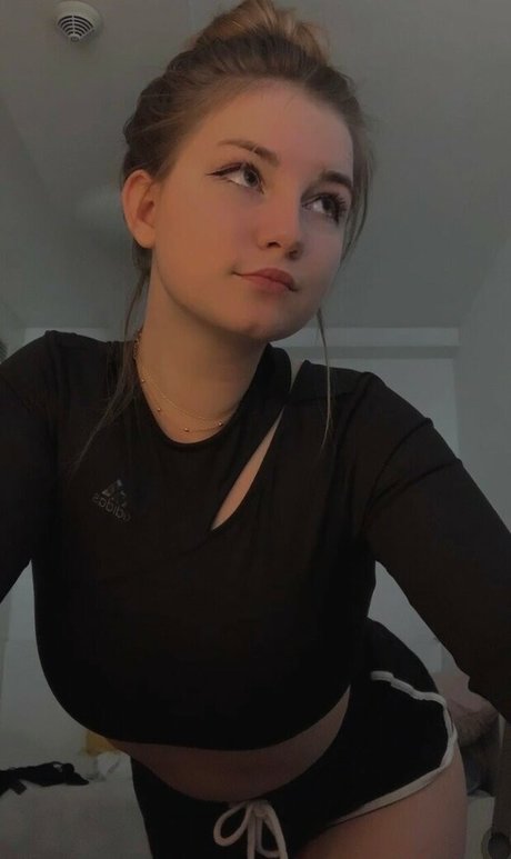 DevDasha model hd fotos