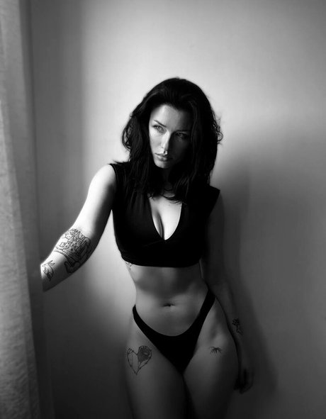 blonde teen onlyfans hübsche schöne bild