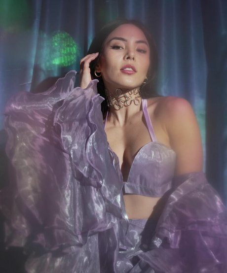 yoga asiatische onlyfans hübsche schöne bild