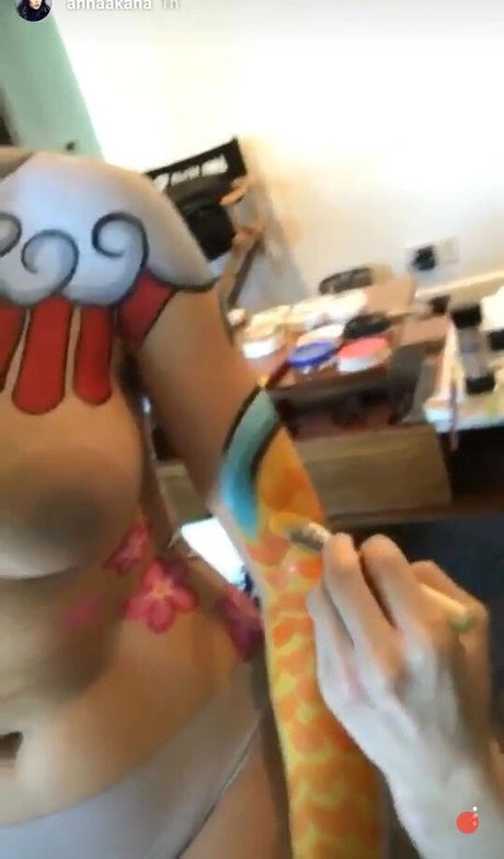 Anna Akana exklusive sexy bilder