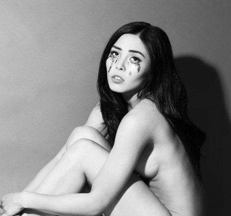 schöne teen-onlyfans nackt akt bilder