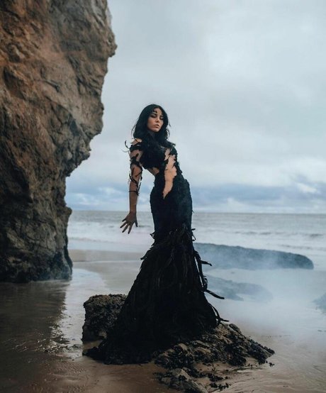 Anna Akana kunst sexy bilder