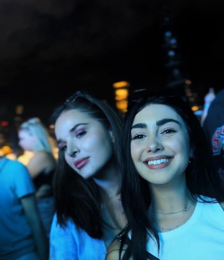 Alexa Mansour kostenlose heiße foto