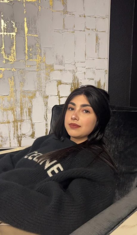 Alexa Mansour schauspielerin hübsche bilder